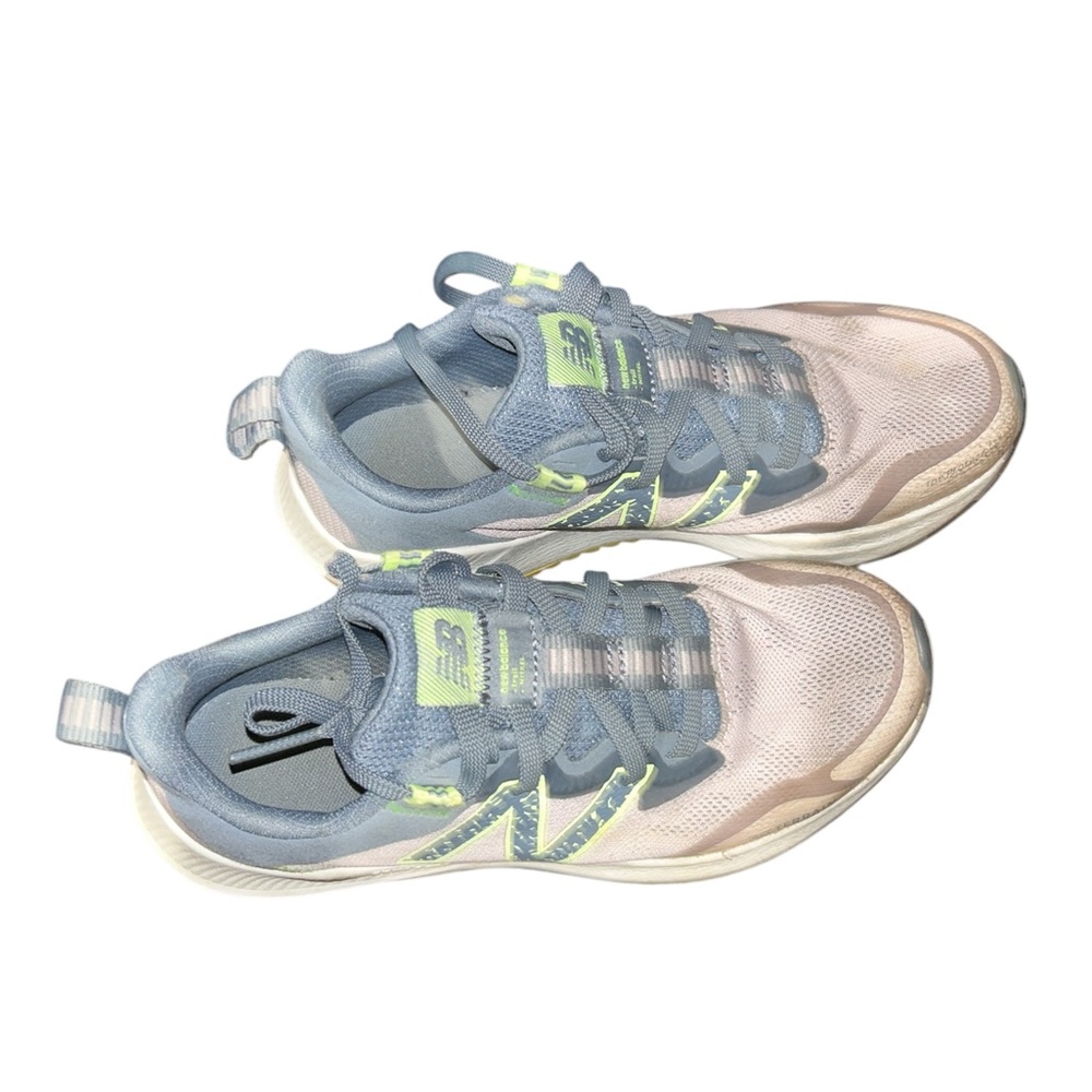 New Balance Gray and Green Sneakers - Picture 3 of 7